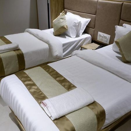 Hotel Amber Paramount Mumbai Kültér fotó